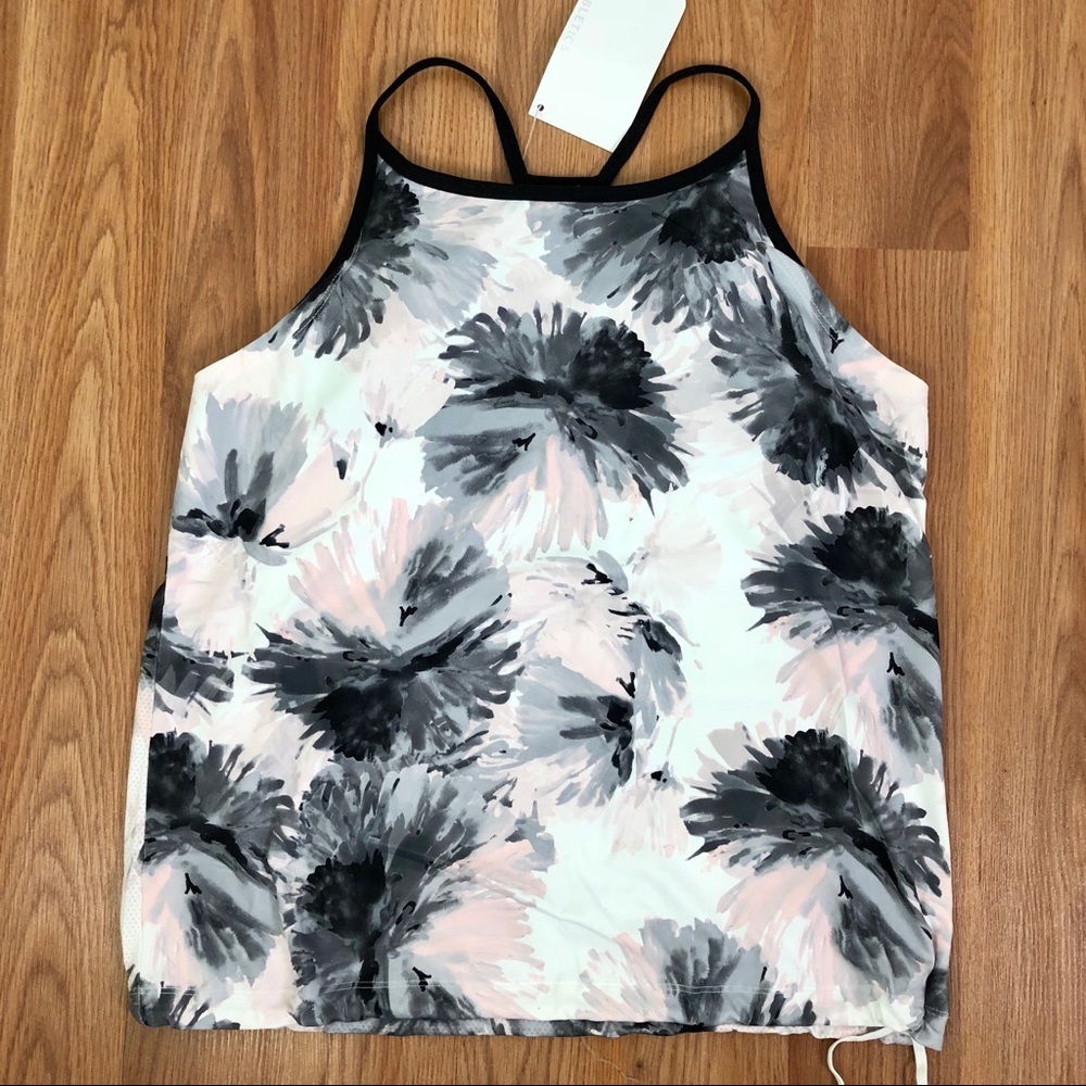 Fabletics Workout Tank Top. - Picture 2 of 7